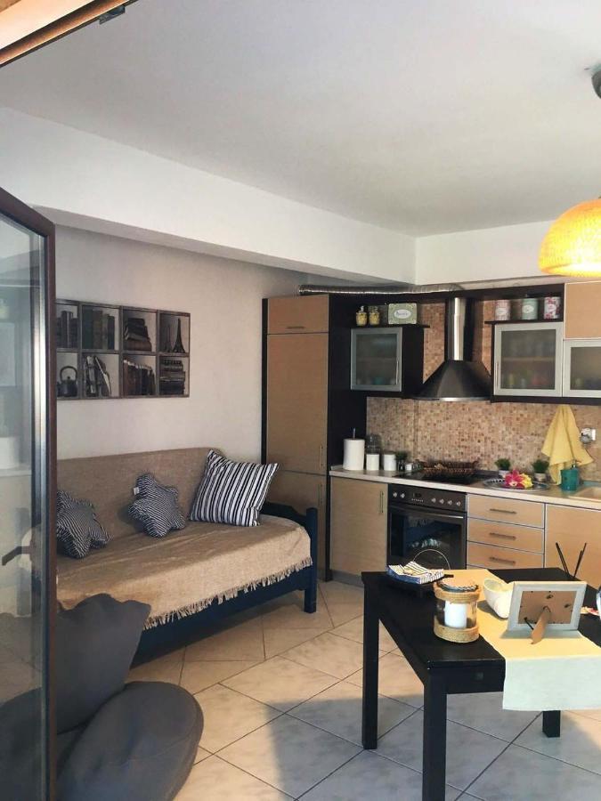 Beach Front Apartment In Pefkochori Ngoại thất bức ảnh